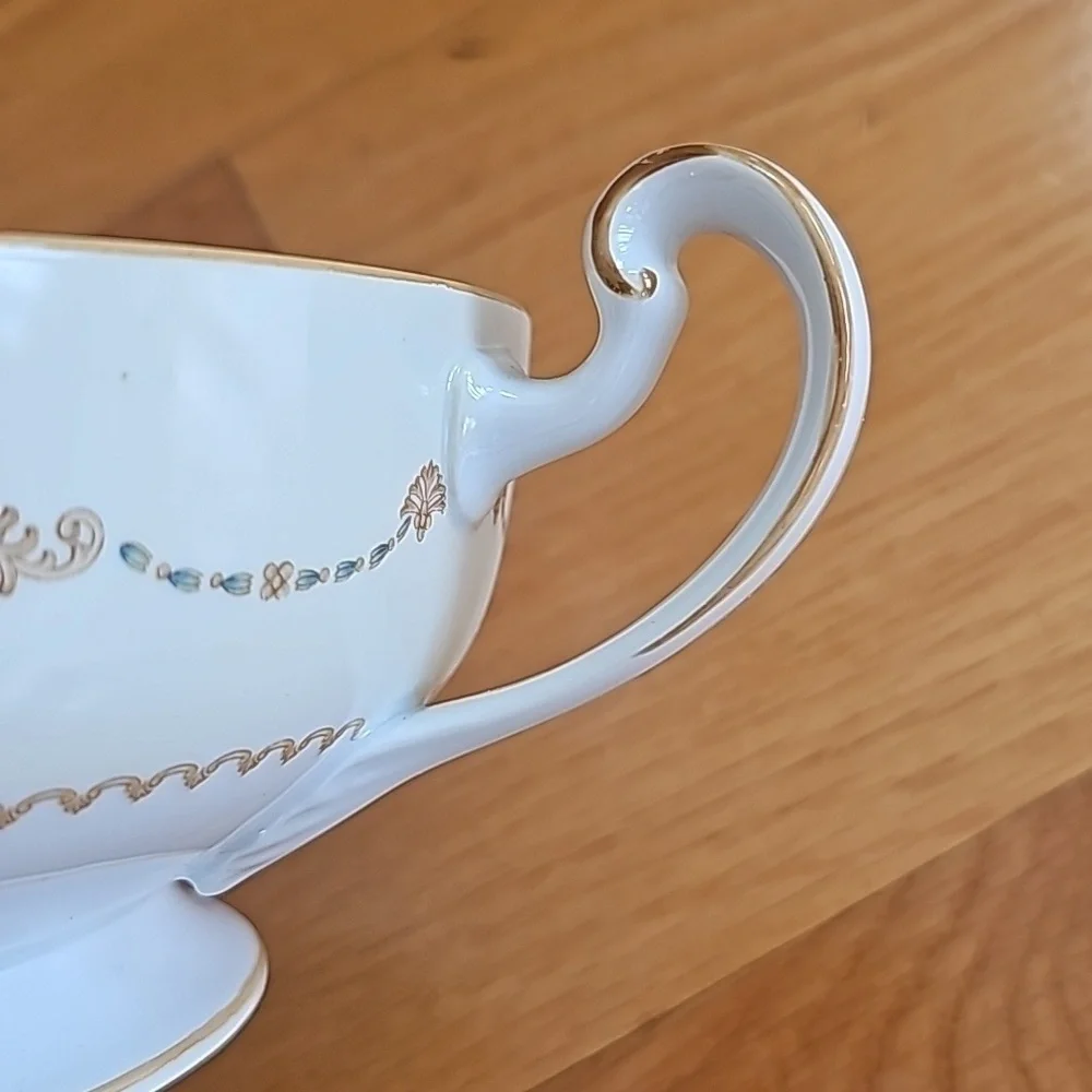 Vintage Noritake Nippon Toki Kaisha Porcelain Lidded Serving Bowl